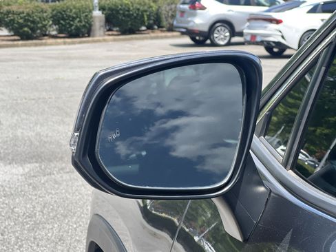 Used 2020 Toyota RAV4 XLE FWD image 28