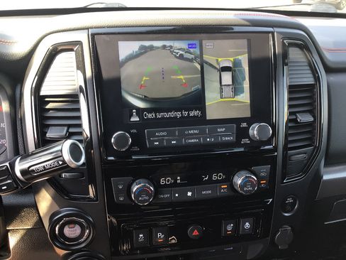 Used 2024 Nissan Titan PRO-4X w/ Pro-4x Convenience Package AWD/4WD image 9