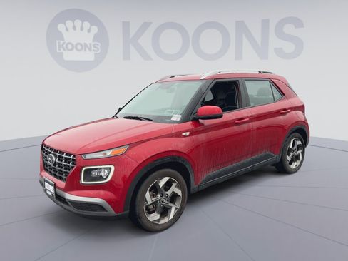 Used 2023 Hyundai Venue Limited FWD image 5