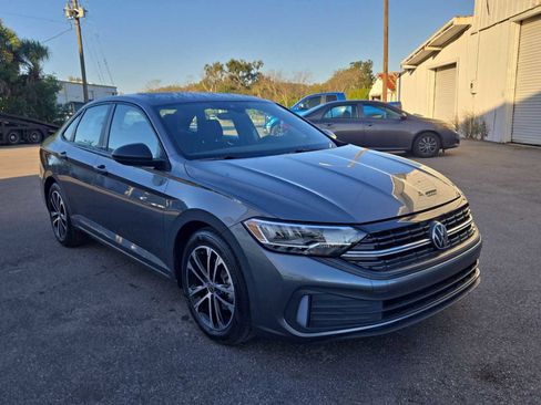 Used 2024 Volkswagen Jetta Sport image 16