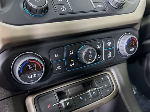 Used 2022 GMC Acadia Denali w/ Black Diamond Edition AWD/4WD image 19