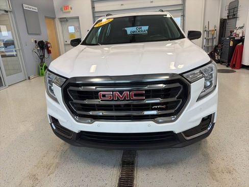 Used 2022 GMC Terrain AT4 w/ Infotainment Package II image 5