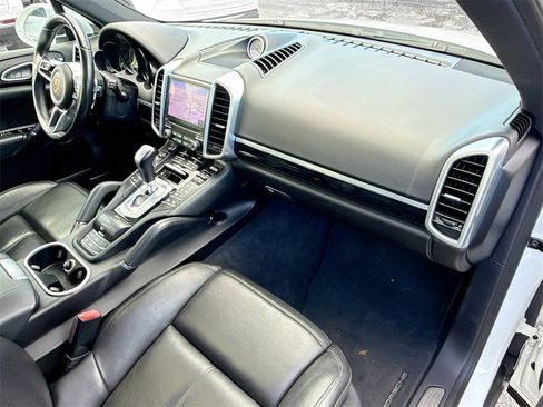 Used 2017 Porsche Cayenne S image 34