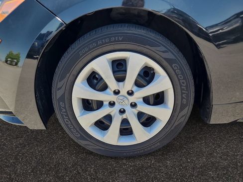 Used 2020 Toyota Corolla LE w/ Carpet Mat Package (TMS) FWD image 14