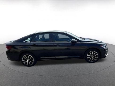 Used 2025 Volkswagen Jetta SE image 16