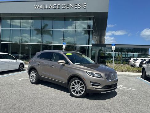 Used 2019 Lincoln MKC Reserve w/ MKC Technology Package FWD image 1
