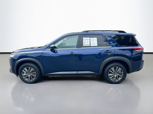 Used 2025 Nissan Pathfinder SV FWD image 4