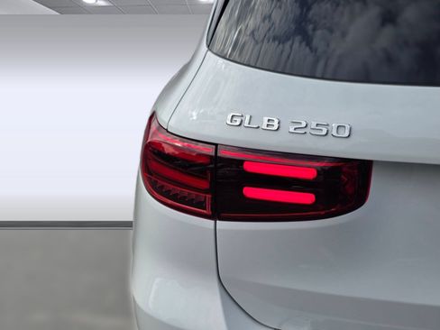Certified 2026 Mercedes-Benz GLB 250 4MATIC image 17