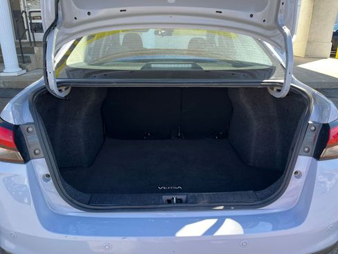 Used 2025 Nissan Versa SV image 27