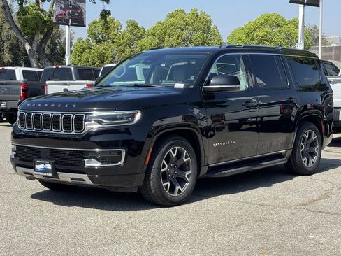 Used 2024 Jeep Wagoneer Series III AWD/4WD image 3