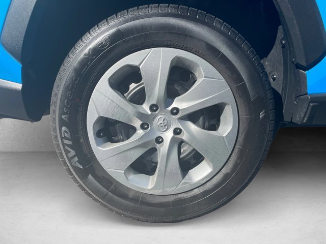Used 2021 Toyota RAV4 LE w/ Carpet Mat Package (TMS) FWD image 22