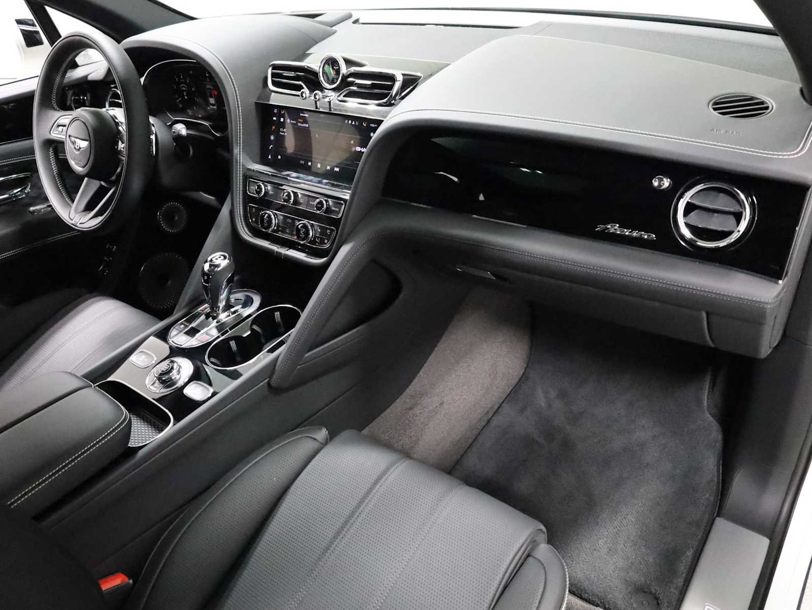 Used 2024 Bentley Bentayga AWD/4WD image 6