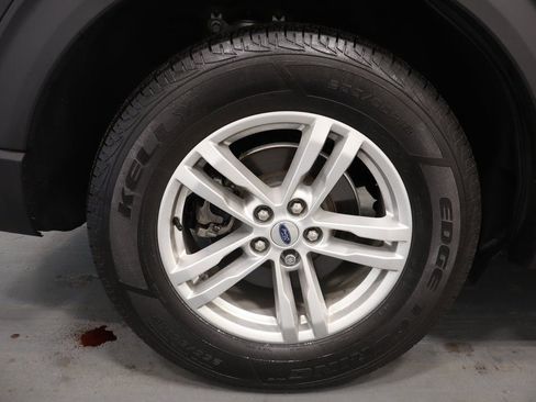 Used 2022 Ford Explorer XLT w/ Equipment Group 202A image 26