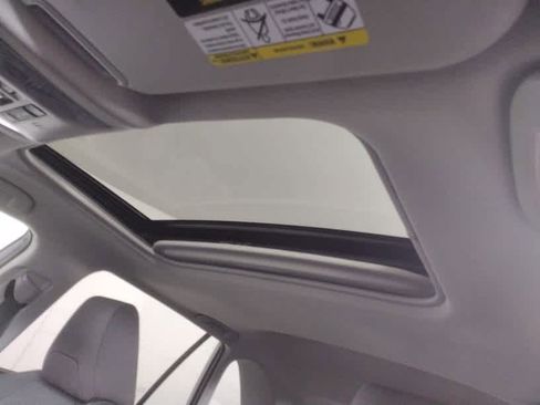 Used 2022 Toyota RAV4 XLE w/ Convenience Package image 13