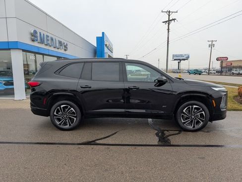 Used 2025 Buick Enclave Sport Touring image 3