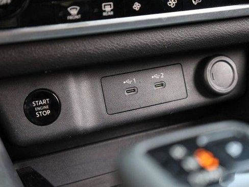 Used 2025 Nissan Rogue SV AWD/4WD image 14