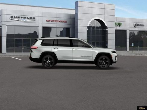New 2026 Jeep Grand Cherokee L Limited w/ Limited Altitude Package AWD/4WD image 9
