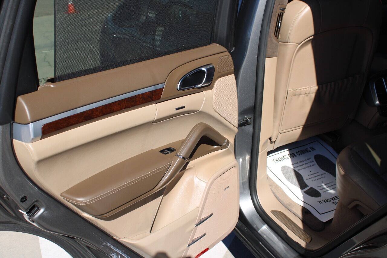 Used 2011 Porsche Cayenne Turbo AWD/4WD image 13