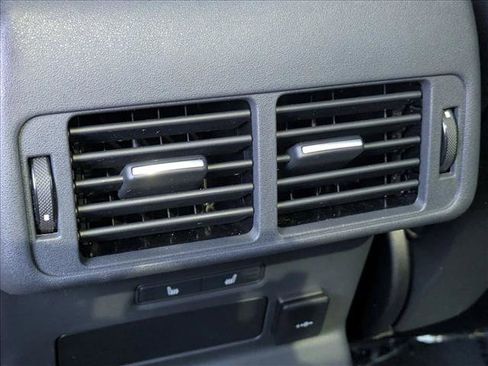 Certified 2023 Land Rover Range Rover Velar R-Dynamic S AWD/4WD image 18