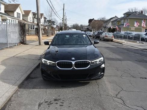 Used 2024 BMW 330e image 3