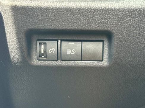 Used 2022 Toyota RAV4 LE FWD image 19