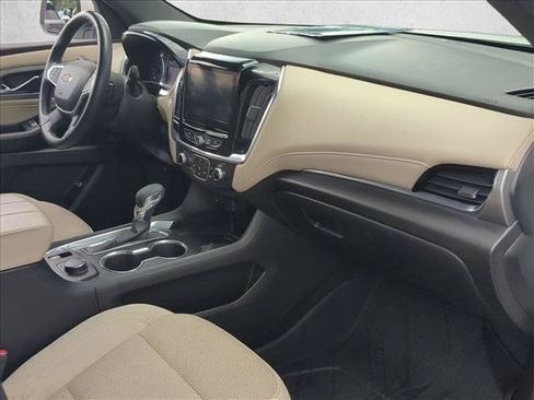 Certified 2023 Chevrolet Traverse LT FWD image 21