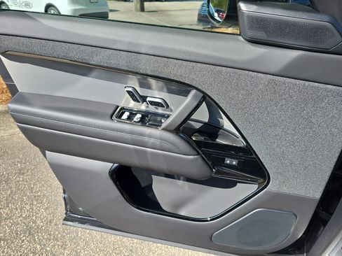 New 2025 Land Rover Range Rover Sport Dynamic SE image 27
