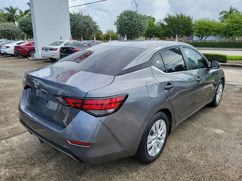 Used 2025 Nissan Sentra S FWD image 7