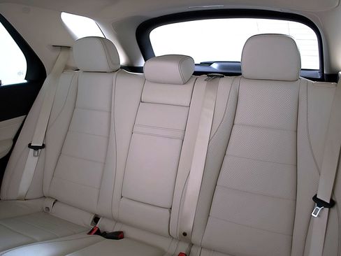 Used 2021 Mercedes-Benz GLE 350 image 17