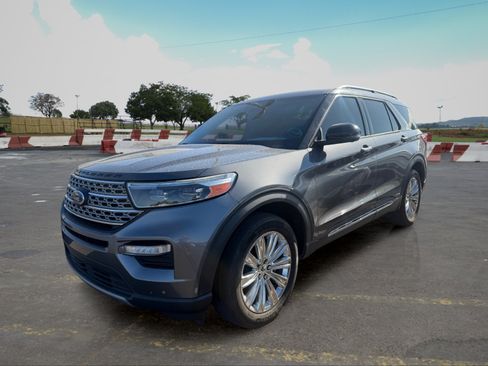 Used 2021 Ford Explorer Limited w/ Equipment Group 301A AWD/4WD image 5