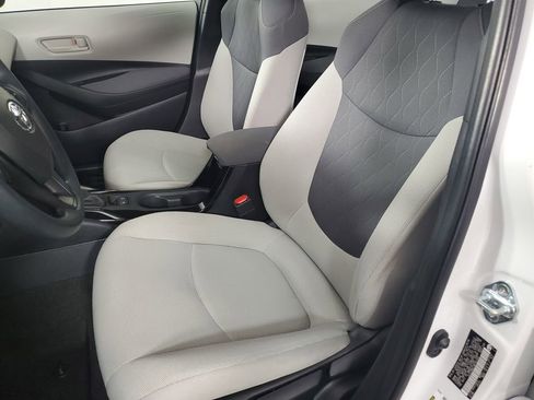 Used 2022 Toyota Corolla LE image 12