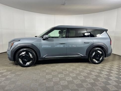 Used 2024 Kia EV9 Wind image 6