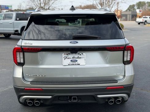 Certified 2025 Ford Explorer Platinum w/ Ultimate Package image 6