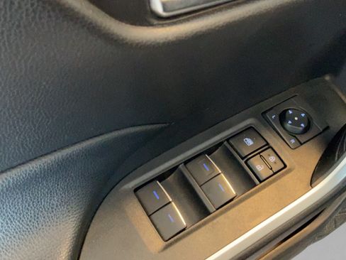 Used 2022 Toyota RAV4 XLE FWD image 25