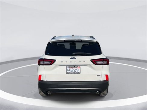 Used 2025 Ford Escape ST-Line w/ Equipment Group 301A image 6