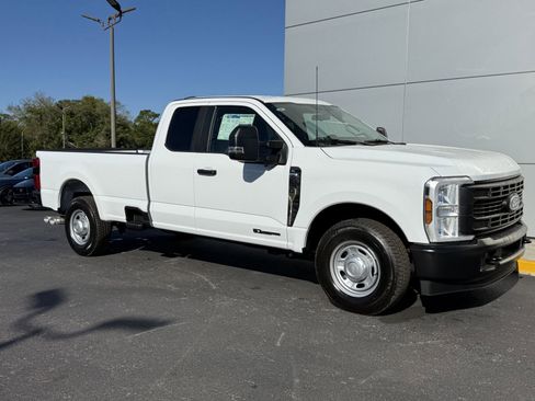 New 2026 Ford F350 XL w/ 360-Degree Camera Package RWD image 2
