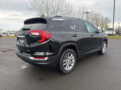 Used 2024 GMC Terrain SLT image 7