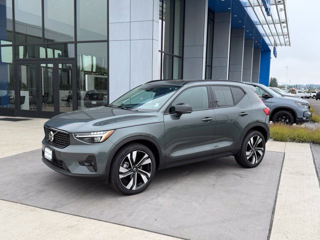 Used 2026 Volvo XC40 B5 Ultra w/ Climate Package AWD/4WD image 1