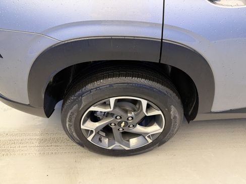 Used 2024 Chevrolet Trax LT w/ Driver Confidence Package FWD image 8