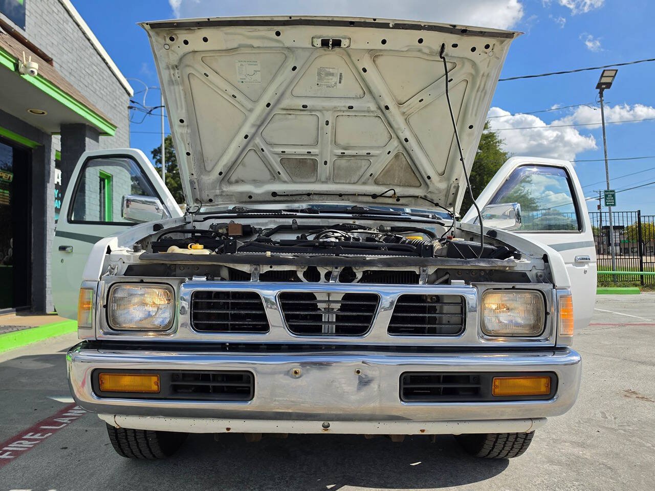 Used 1995 Nissan Pickup XE RWD image 46
