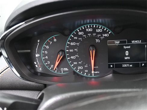 Used 2022 Chevrolet Trax LT w/ Midnight Edition image 11