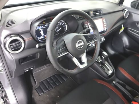 Certified 2025 Nissan Versa SR w/ Trunk Package image 9