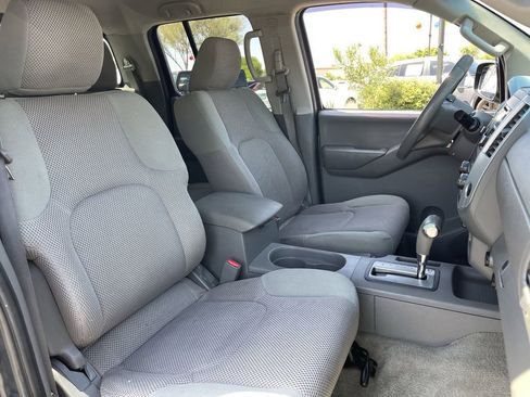 Used 2014 Nissan Frontier SV AWD/4WD image 11
