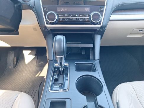 Used 2018 Subaru Outback 2.5i Limited image 18