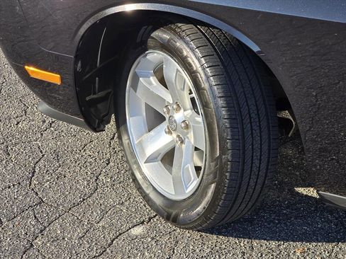 Used 2009 Dodge Challenger SE image 26