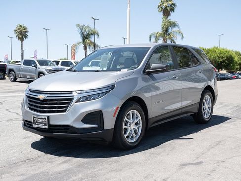 Used 2024 Chevrolet Equinox LS w/ LS Convenience Package FWD image 9