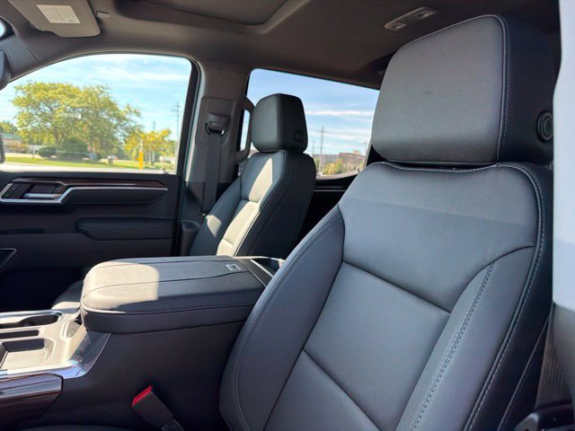 New 2026 Chevrolet Silverado 1500 RST w/ Redline Edition AWD/4WD image 13