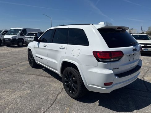Used 2022 Jeep Grand Cherokee Laredo X image 8