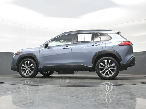 Used 2022 Toyota Corolla Cross XLE image 31
