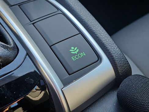 Used 2018 Honda Civic EX-T image 23